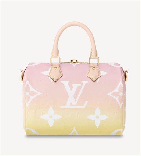 lv 粉紅色|【LV新款手袋2021】6款夢幻漸變粉紅色手袋！最平$6,450入手麻 .